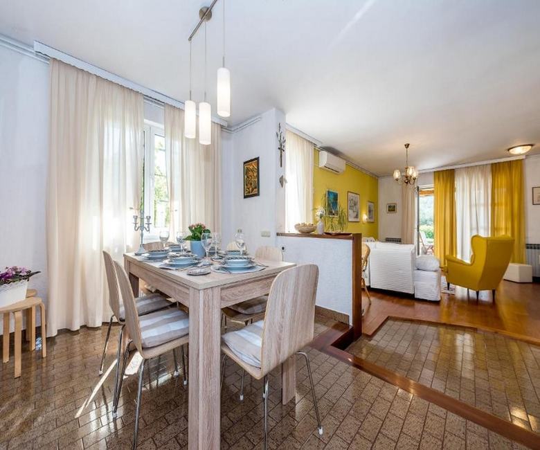 Villa Holiday Home Anka