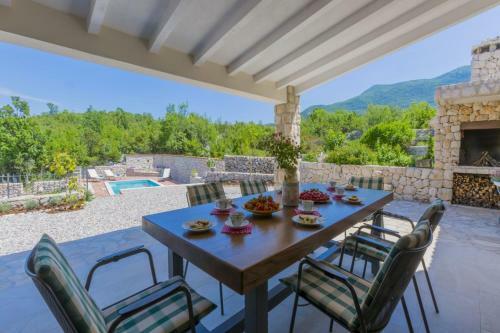 Luxury Villa Stone House Serenity
