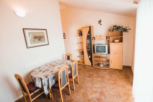 Apartments Vi?nji?
