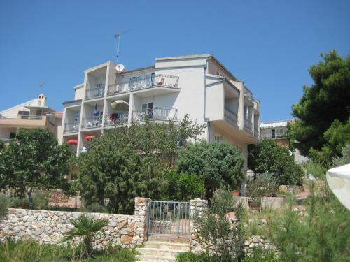 Apartments Pralija Mile