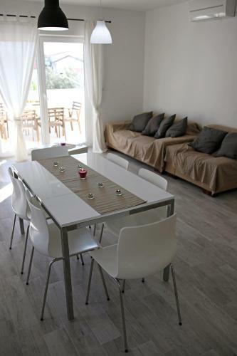 Apartments Plavi&?uti