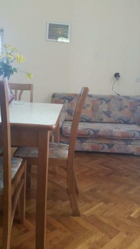 Apartment Zaglav 2
