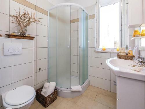 Six-bedroom Holiday Home In Zagore