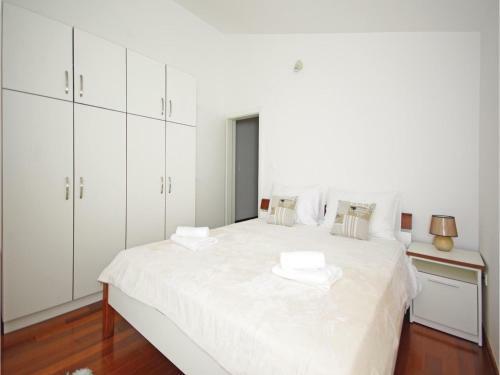 Three-bedroom Holiday Home In Zagvozd