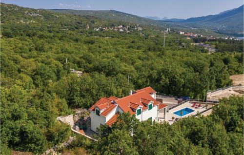 Four-bedroom Holiday Home In Zagvozd