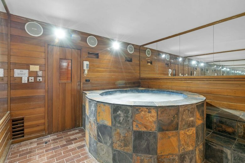 Quality Hotel Sherbourne Terrac