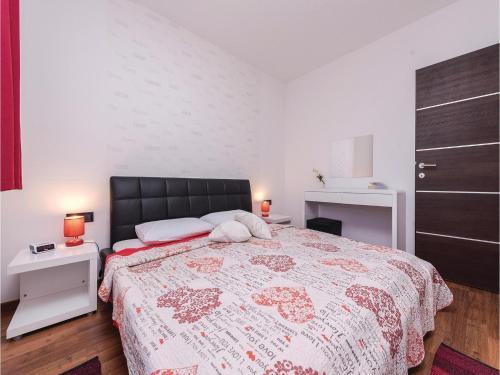 Holiday Home Zaton 42