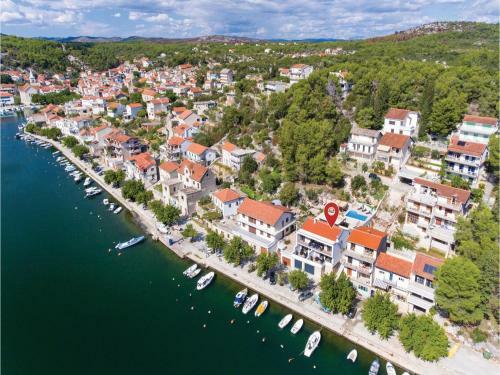 Five-bedroom Holiday Home In Zaton