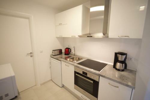 Apartments Petrovac