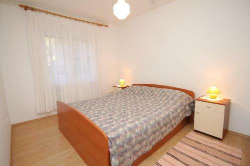 Apartments With A Parking Space Zavala (hvar) - 8802