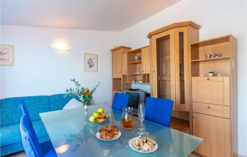 Four-bedroom Apartment In Zavalatica