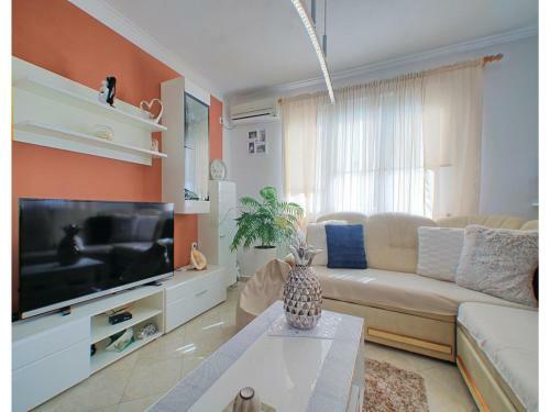 Apartment Zavalatica With Sea View III