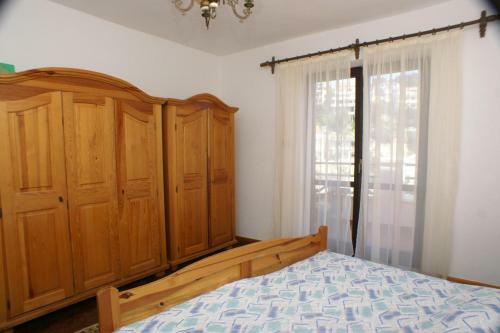 Apartment Zavalatica 4419a