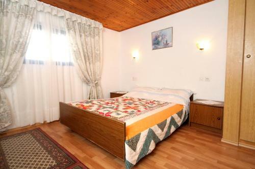 Apartment Zavalatica 183a