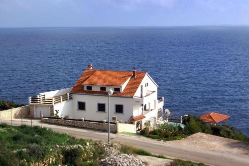 Apartment Zavalatica 183e