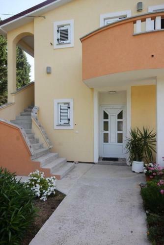 Apartment Zdrelac 8285b