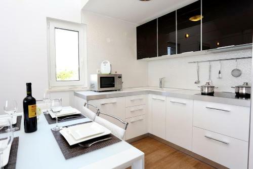 Apartment Zecevo Rtic 10333b