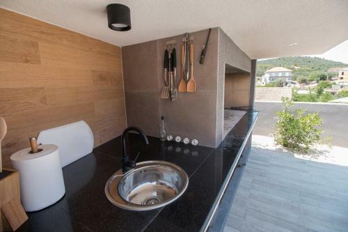 Apartamentos Crowonder Villa Median