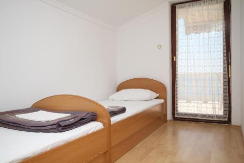 Apartment Metajna 6497e