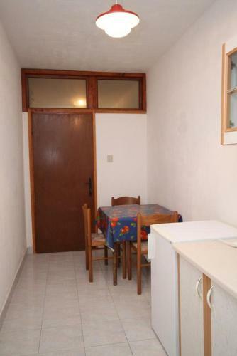Apartment Metajna 6466f