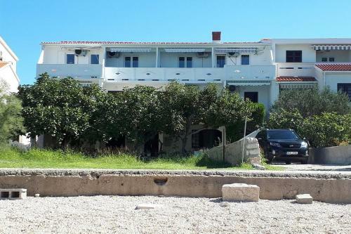 Apartment Metajna 6466a