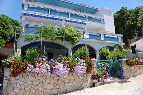 Hostal Quadruple Room Metajna 206g