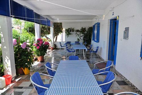 Hostal Quadruple Room Metajna 206g