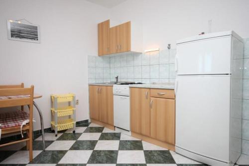Apartments With A Parking Space Caska (pag) - 4089