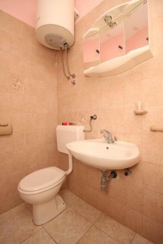 Apartment Metajna 6497c
