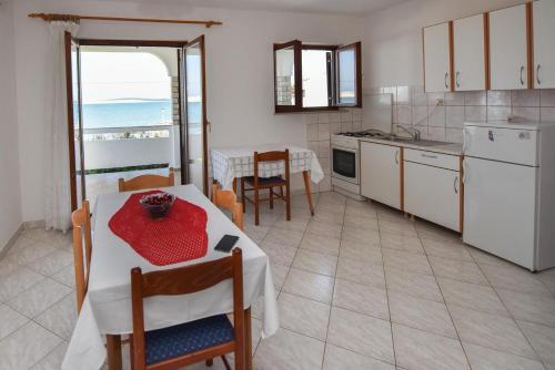 Apartment Kustici 6353a