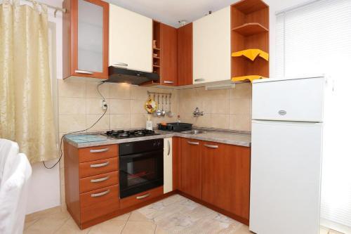 Apartment Zuljana 10112a