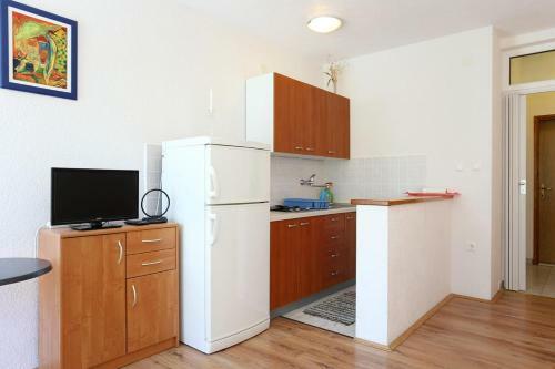 Apartment Zuljana 10218c