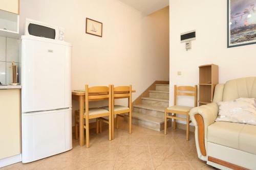 Apartment Zuljana 10233a