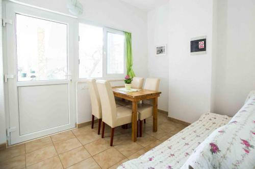 Apartment Zuljana 12058b
