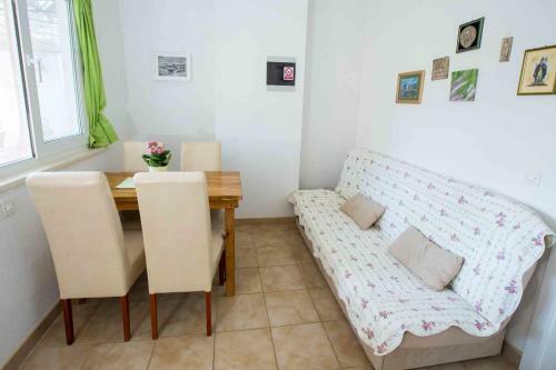 Apartment Zuljana 12058b