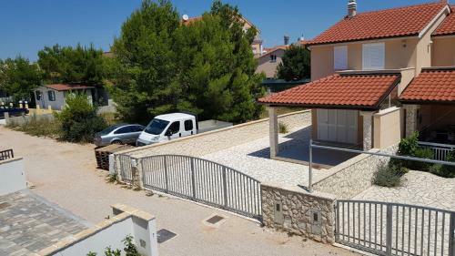 Luminus Apartments
