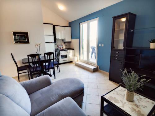 Apartments Zizic