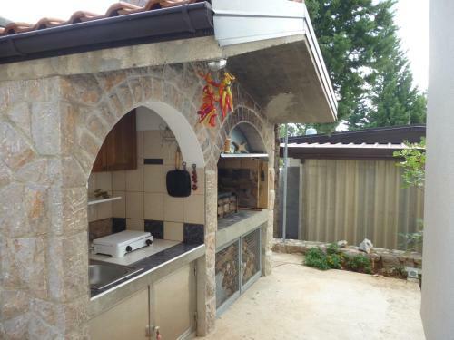 Apartment In Starigrad-paklenica 33792