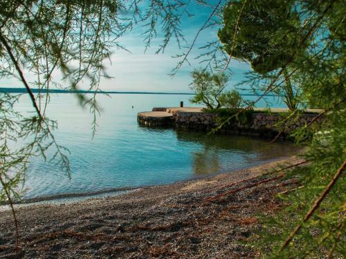 Apartment In Starigrad-paklenica 33792