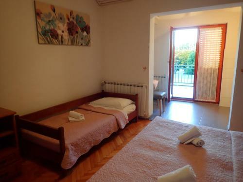 Apartments In Starigrad-paklenica 33853