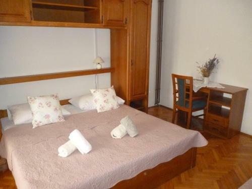 Apartments In Starigrad-paklenica 33853