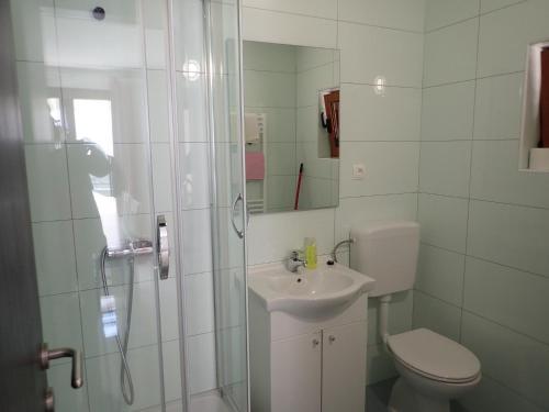 Apartment In Starigrad-paklenica 6850