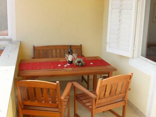 Apartment In Starigrad-paklenica 6785