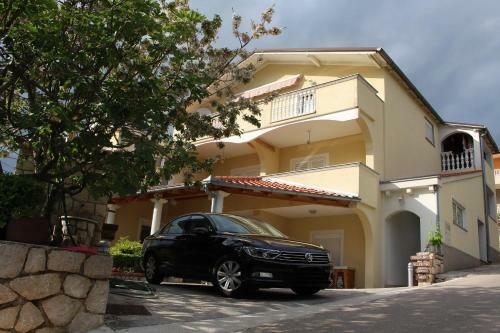 Apartment In Starigrad-paklenica 6784