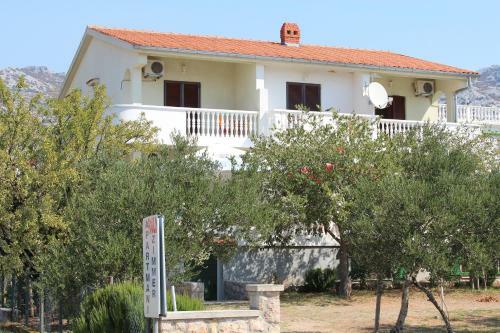 Hostal Apartments Paula