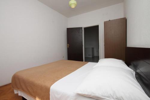 Apartment Starigrad 6624b