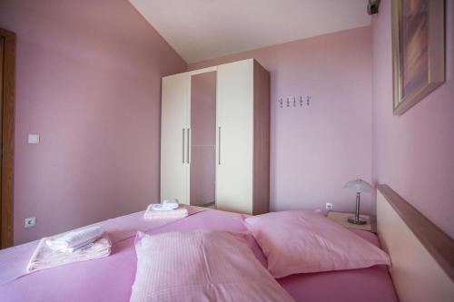 Apartment Necujam 13726d
