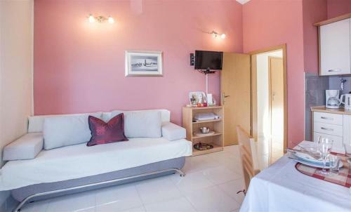 Apartment Necujam 13726c