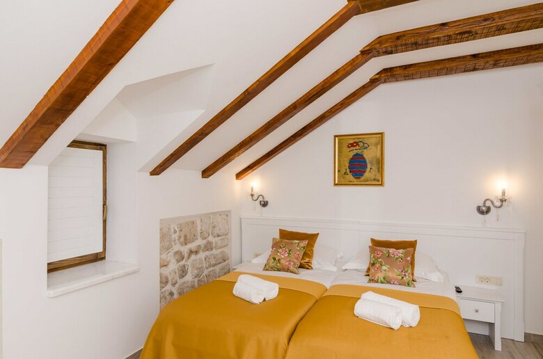 Hostal Rooms Sorgo Palace
