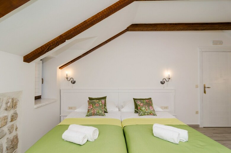 Hostal Rooms Sorgo Palace